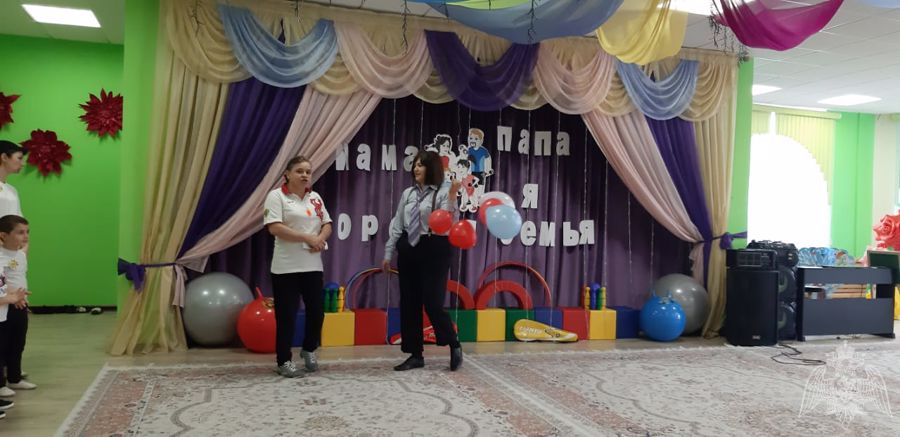 Спортивный праздник "Папа, мама, я -  здоровая семья"