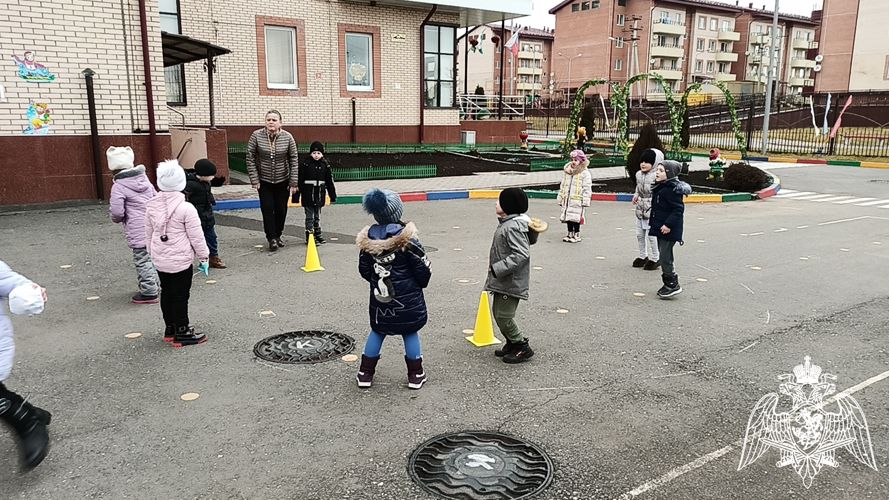 Физкультурный досуг  "Мы мороза не боимся"  