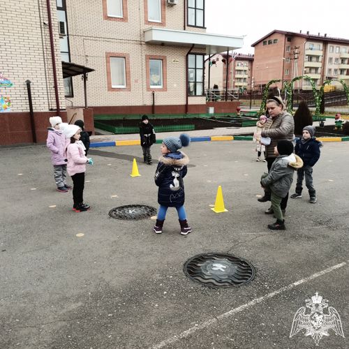 Физкультурный досуг  "Мы мороза не боимся"  
