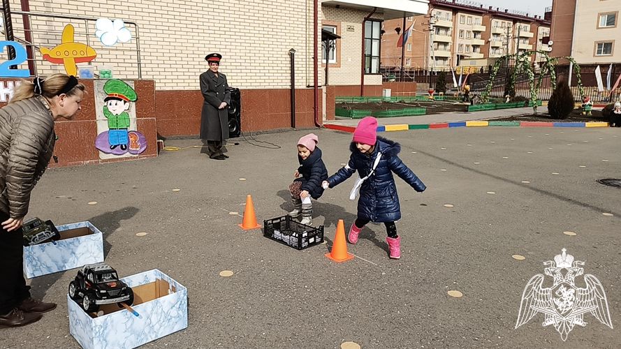 Военно - спортивная игра "Зарница"