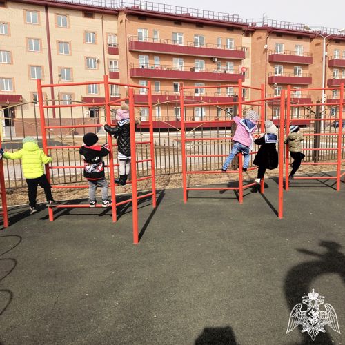 Военно - спортивная игра "Зарница"