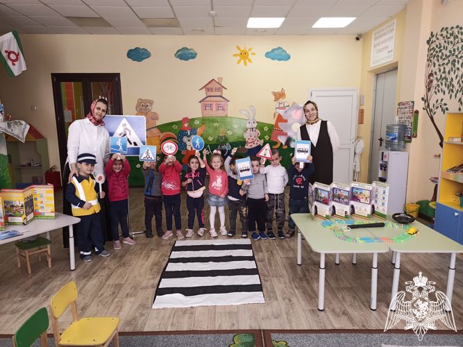Неделя безопасного  дорожного движения в ДОУ