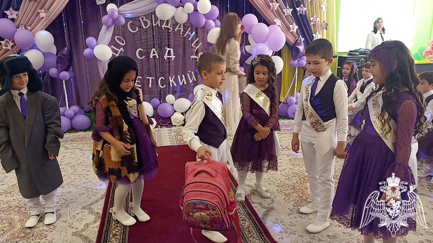 Выпускной в подготовительной группе "Ласточки"