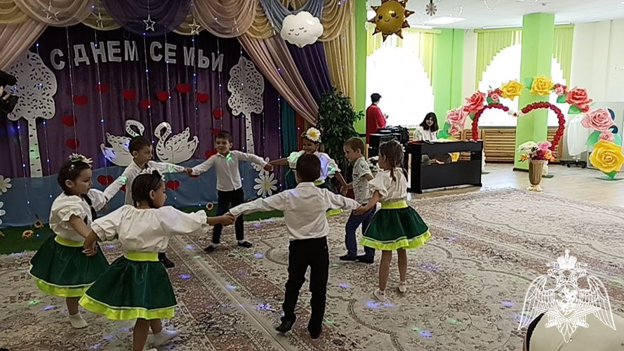 "День семьи, любви и верности"