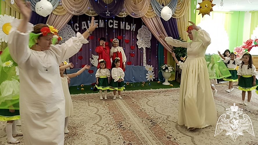 "День семьи, любви и верности"