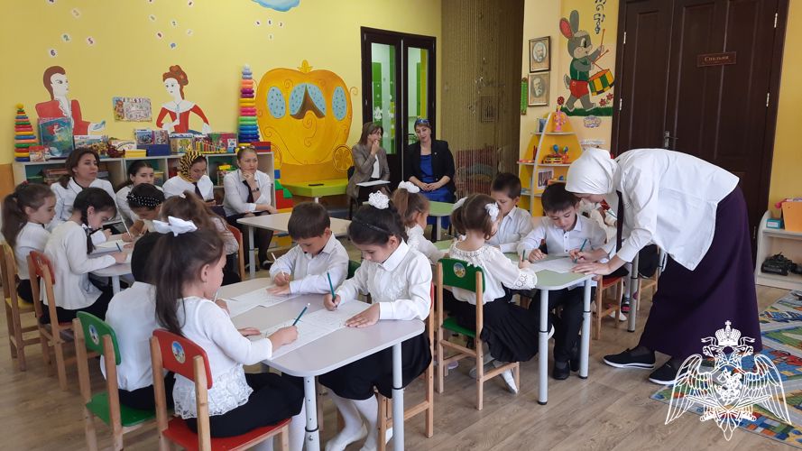В нашем ДОУ прошло открытое занятие педагога-психолога с детьми подготовительной группы  «Путешествие в страну Знаний».