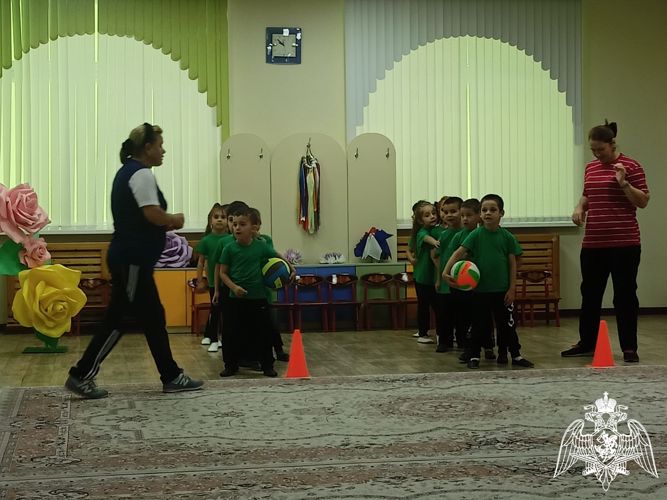Спортивное развлечение "Будем спортом заниматься"