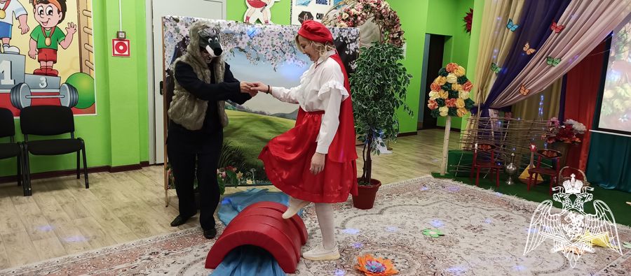 Инсценировка сказки "Красная шапочка"
