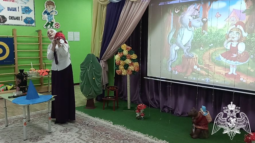 Викторина "Все любят сказки" с детьми старшей группы "Ласточки" (провела Костоева М.А.)