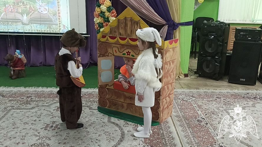 Викторина "Все любят сказки" с детьми старшей группы "Ласточки" (провела Костоева М.А.)