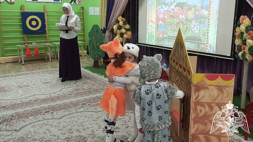 Викторина "Все любят сказки" с детьми старшей группы "Ласточки" (провела Костоева М.А.)