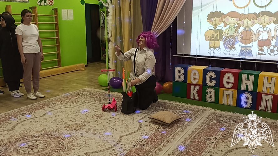Совместный спортивный досуг педагогов с родителями  «Весенняя капель» (провела инструктор по физической культуре  Циздоева Л.А.)