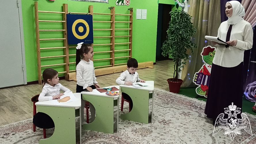 Викторина "В гостях у мультиков" с детьми старшей группы "Ласточки"(провела: воспитатель Костоева М.А.)