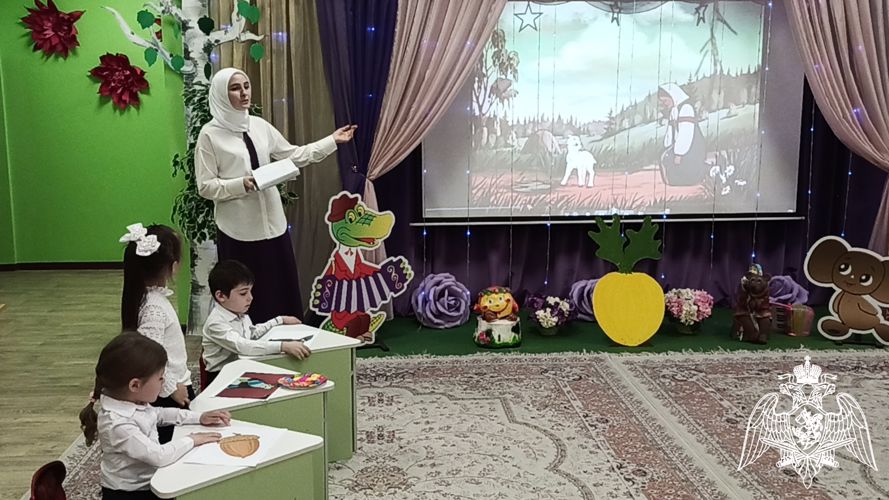 Викторина "В гостях у мультиков" с детьми старшей группы "Ласточки"(провела: воспитатель Костоева М.А.)