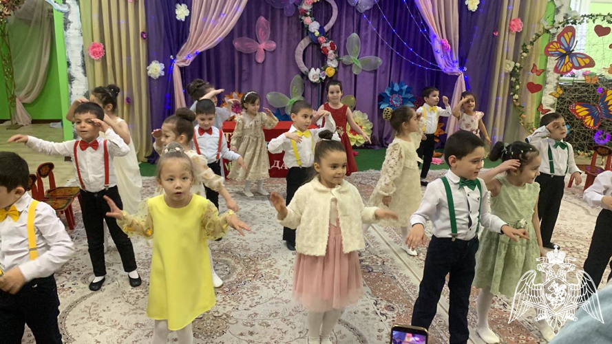 Международный женский день 8 Марта!
