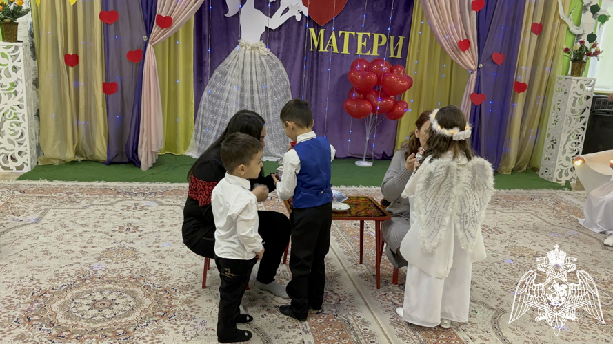 День матери.