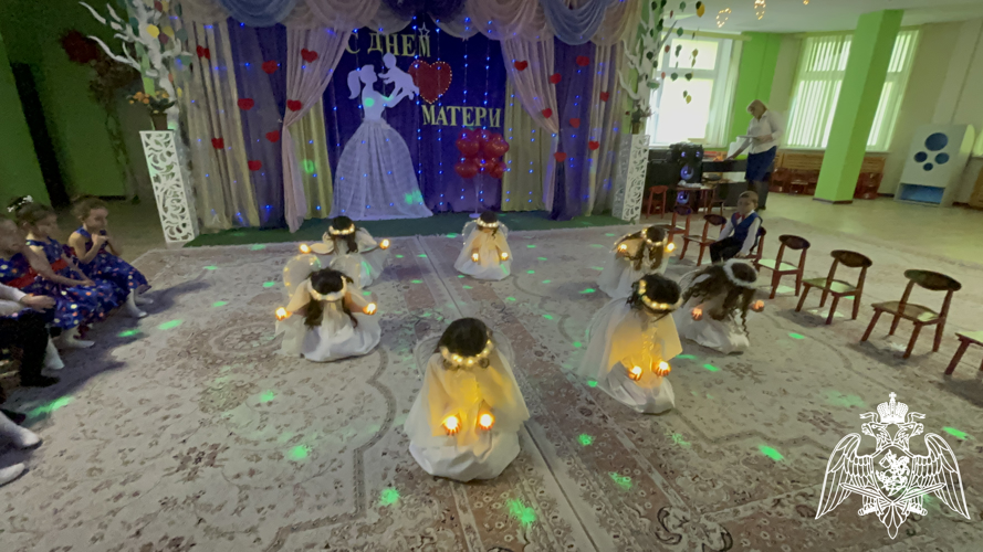 День матери.