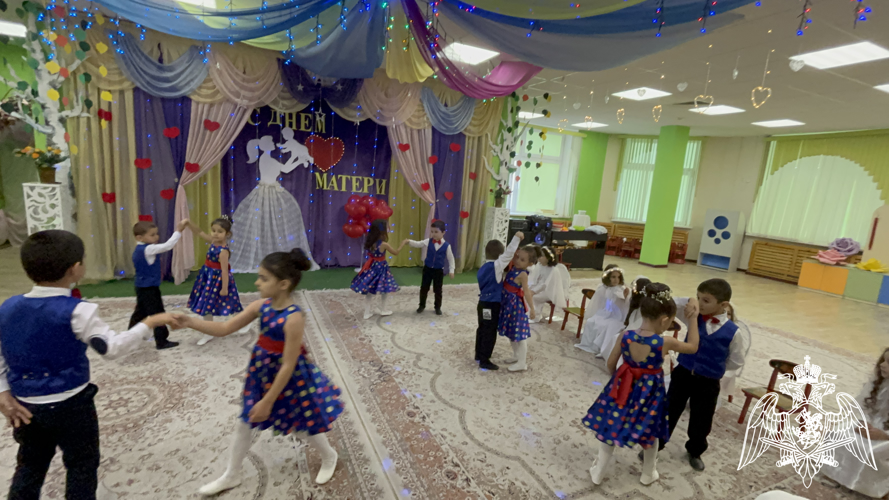 День матери.