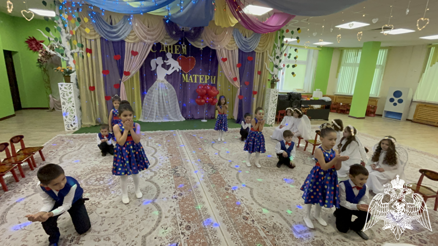 День матери.