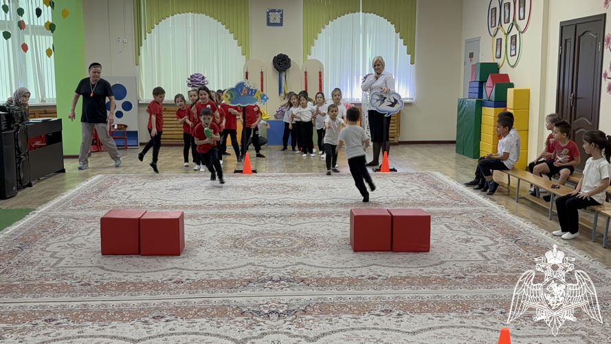 Спортивный праздник в подготовительной группе «Веселые старты».