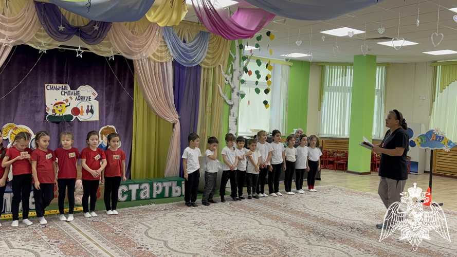 Спортивный праздник в подготовительной группе «Веселые старты».