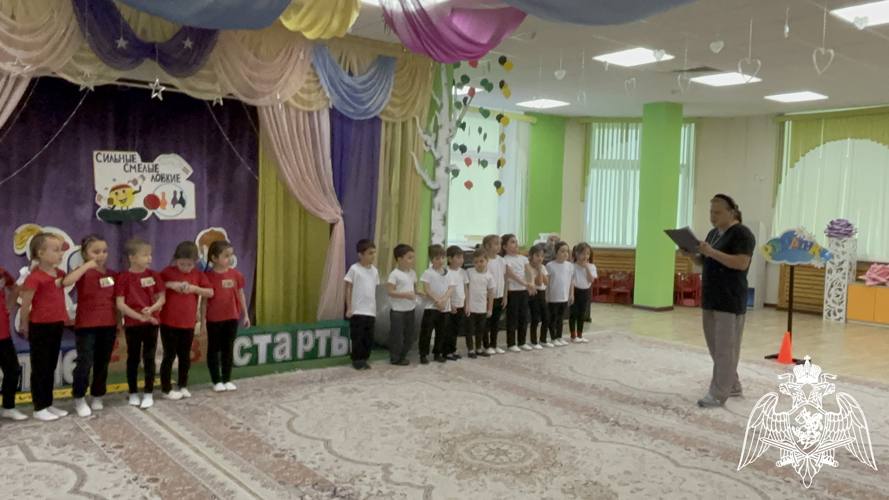 Спортивный праздник в подготовительной группе «Веселые старты».