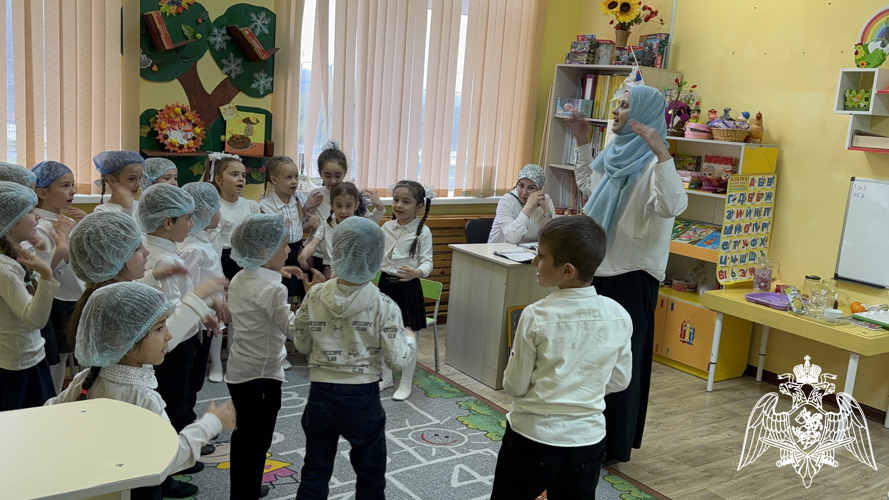 Занятие по познавательному развитию в подготовительной группе "Чудо - вода"