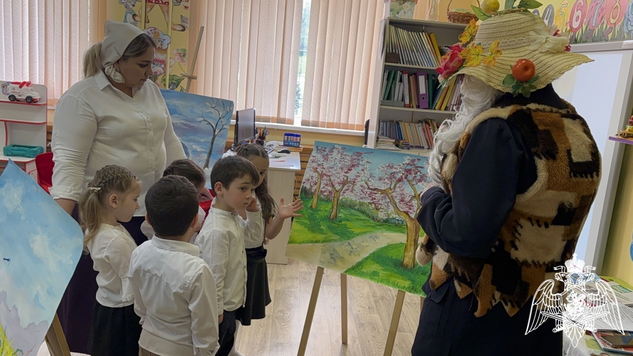 Познавательное и интересное занятие "Времена года" в средней группе. 