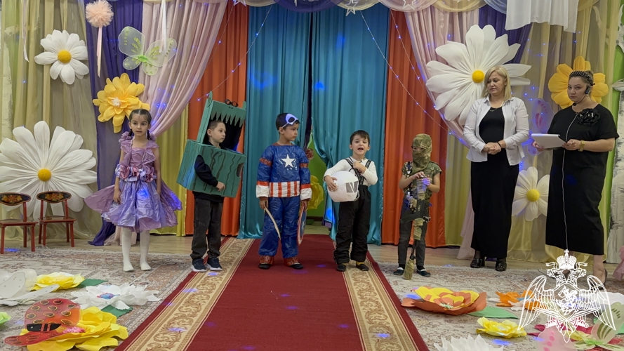 Конкурс костюмов из бросового материала «Экокостюм»