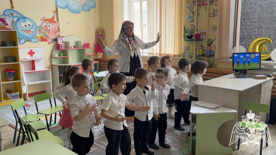 Занятие по формированию элементарных пространственных представлений на тему: «Развитие право- и левосторонней ориентировки у детей 3-4 лет»