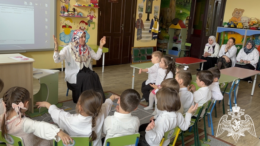 Занятие по формированию элементарных пространственных представлений на тему: «Развитие право- и левосторонней ориентировки у детей 3-4 лет»