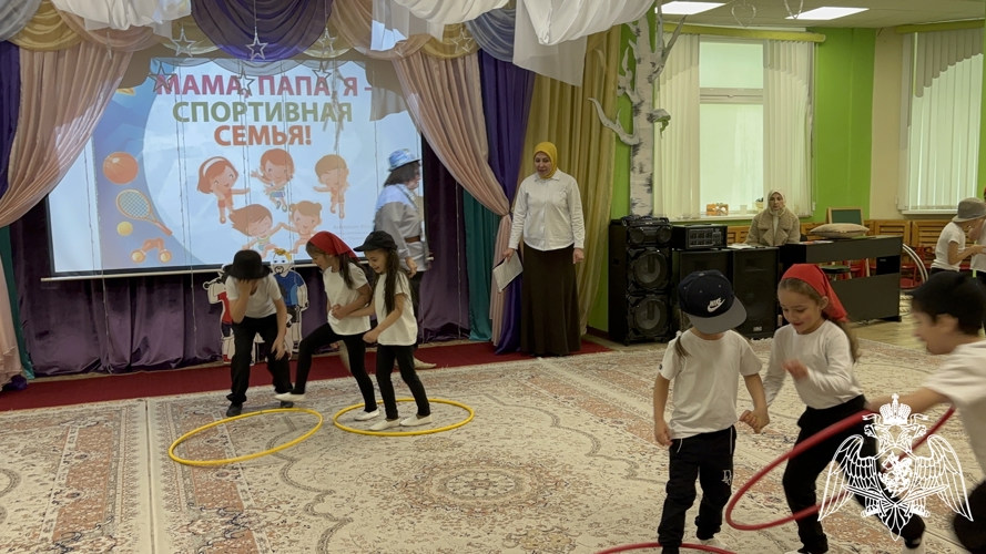 Физкультурный досуг «Мама, папа, я – спортивная семья»