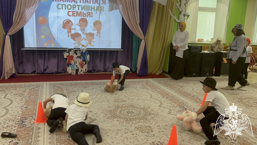 Физкультурный досуг «Мама, папа, я – спортивная семья»