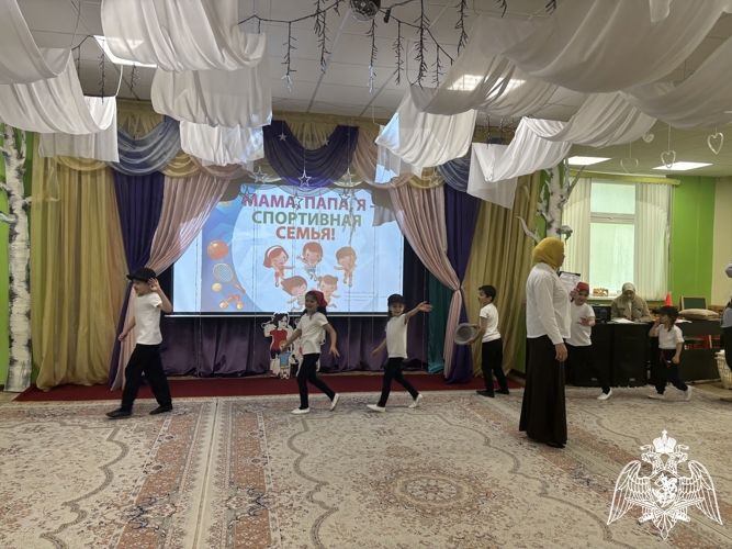 Физкультурный досуг «Мама, папа, я – спортивная семья»